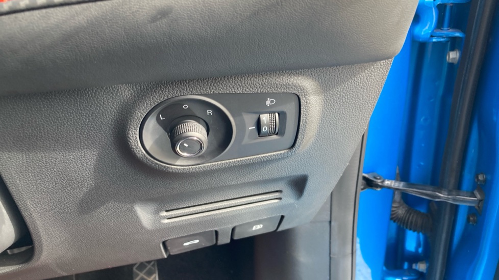 MG ZS 1.5 VTi-TECH Exclusive 5dr Petrol Hatchback - Image 29