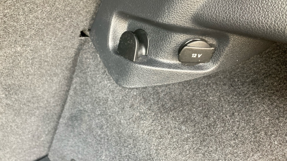 Volkswagen Golf 2.0 TDI 184 GTD 5dr DSG Diesel Hatchback - Image 39