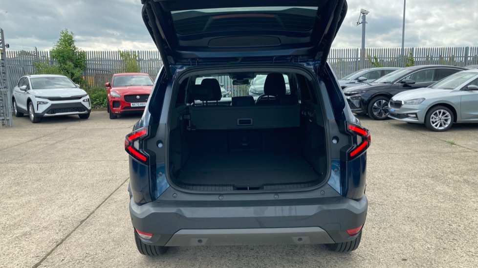 Dacia Bigster 1.8 Hybrid 155 Journey 5dr Auto Hybrid Estate - Image 4