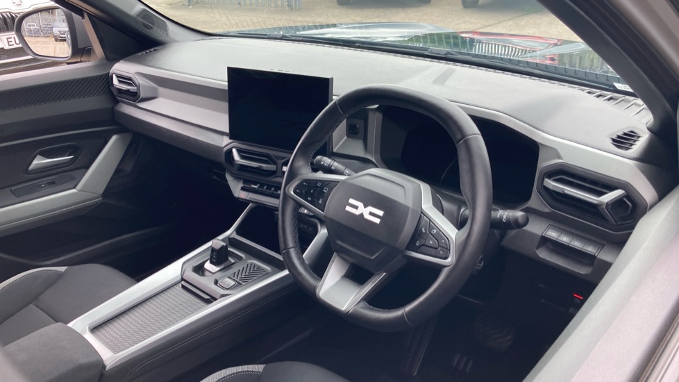 Dacia Bigster 1.8 Hybrid 155 Journey 5dr Auto Hybrid Estate - Image 11