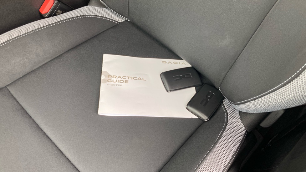 Dacia Bigster 1.8 Hybrid 155 Journey 5dr Auto Hybrid Estate - Image 19