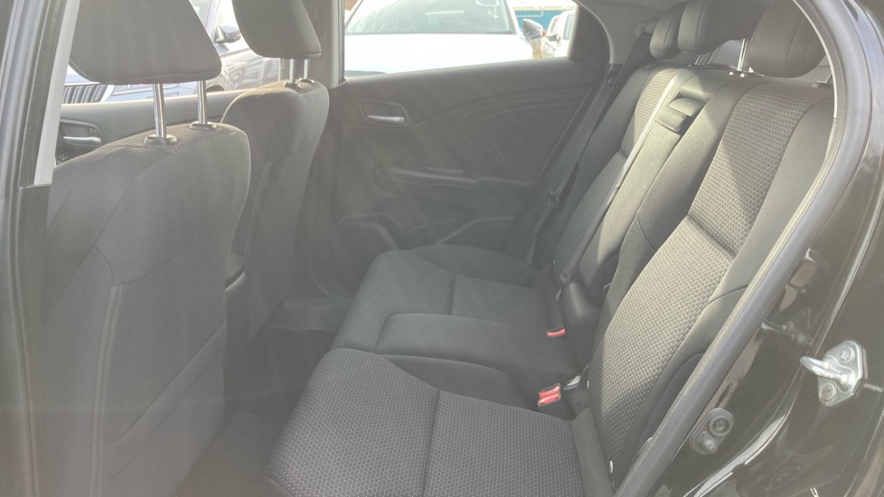 Honda Civic 1.4 i-VTEC SE Plus 5dr [Nav] Petrol Hatchback - Image 16