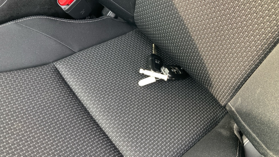 Honda Civic 1.4 i-VTEC SE Plus 5dr [Nav] Petrol Hatchback - Image 20