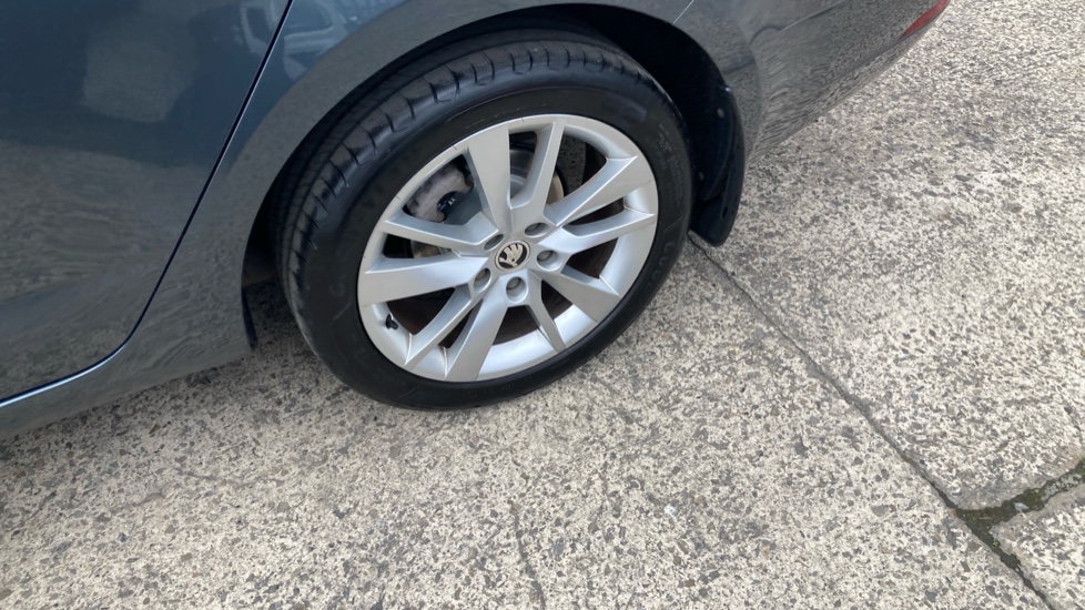 Skoda Octavia 1.5 TSI SE L 5dr Petrol Estate - Image 23