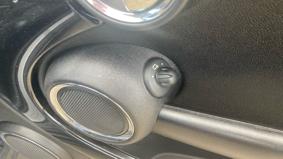 MINI Hatchback 1.6 One 3dr Petrol Hatchback - Image 25