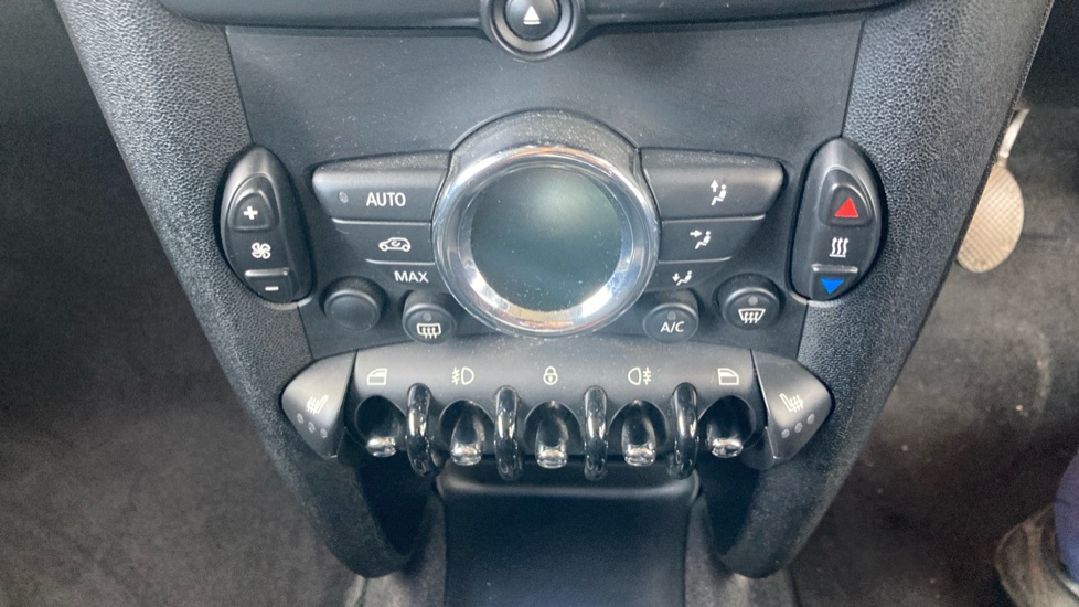 MINI Hatchback 1.6 One 3dr Petrol Hatchback - Image 35