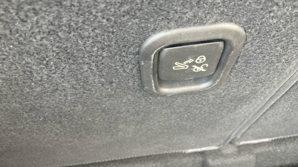 MINI Hatchback 1.6 One 3dr Petrol Hatchback - Image 41