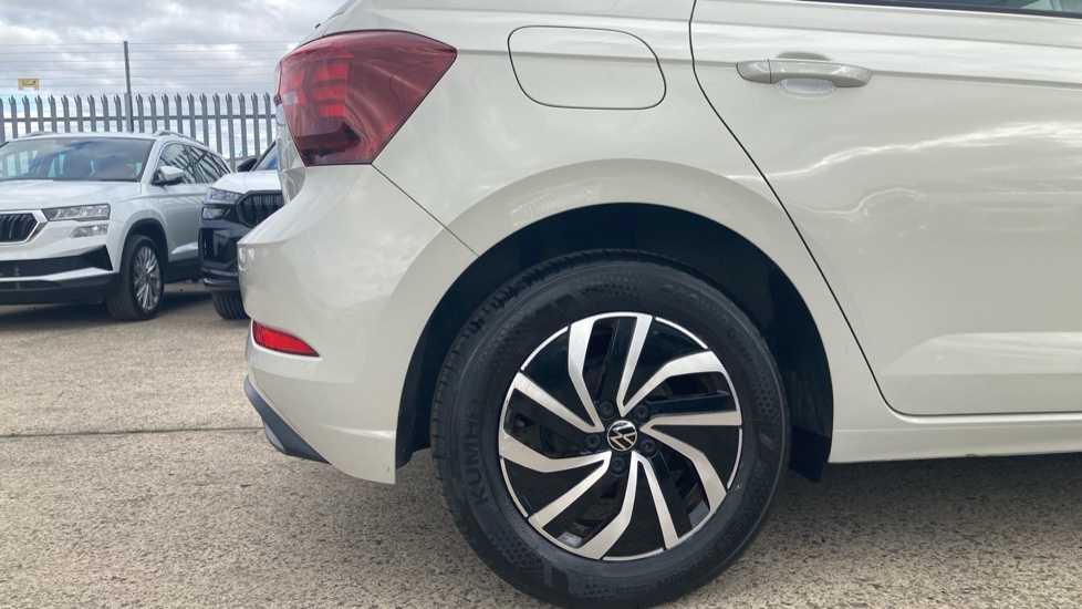 Volkswagen Polo 1.0 Life 5dr Petrol Hatchback - Image 7