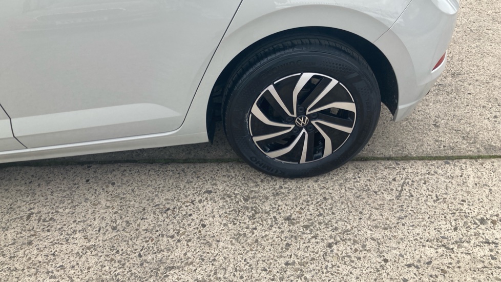 Volkswagen Polo 1.0 Life 5dr Petrol Hatchback - Image 23