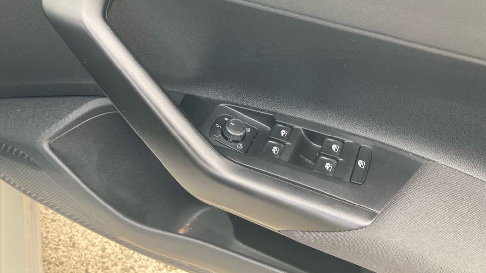 Volkswagen Polo 1.0 Life 5dr Petrol Hatchback - Image 25