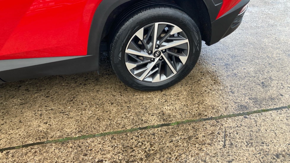 Hyundai TUCSON 1.6 TGDi Premium 5dr 2WD Petrol Estate - Image 23