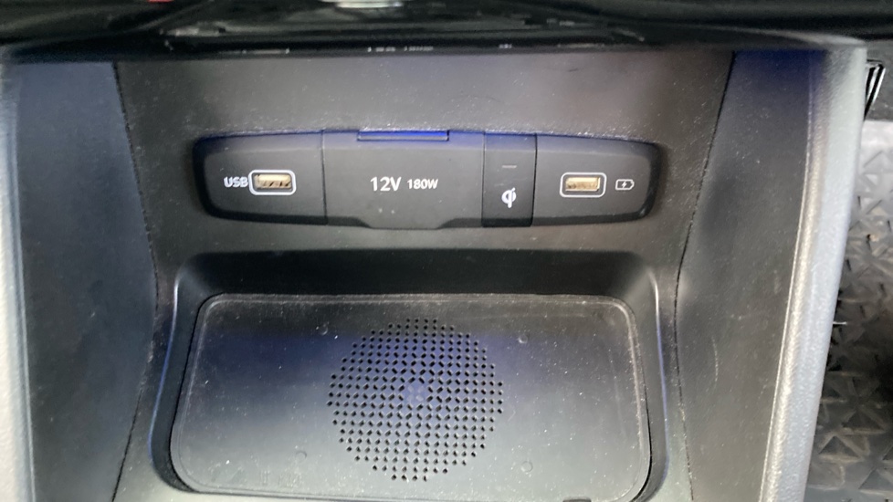 Hyundai TUCSON 1.6 TGDi Premium 5dr 2WD Petrol Estate - Image 32