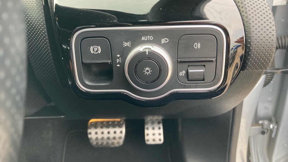 Mercedes-Benz A-Class A180 AMG Line Executive 4dr Auto Petrol Saloon - Image 29