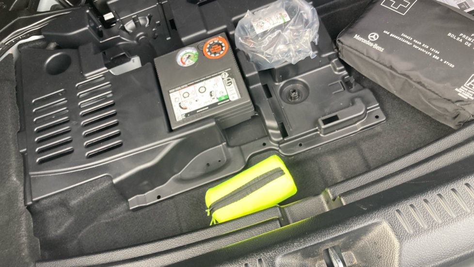 Mercedes-Benz A-Class A180 AMG Line Executive 4dr Auto Petrol Saloon - Image 38