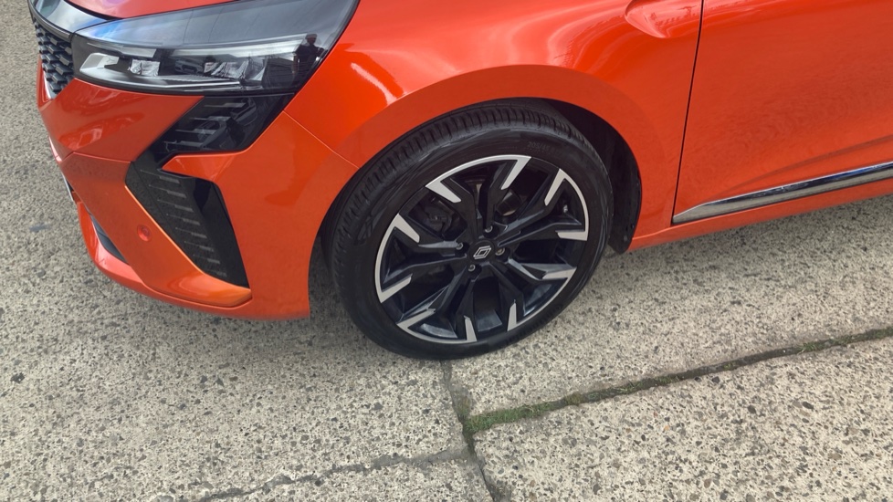 Renault Clio 1.0 TCe 90 Techno 5dr Petrol Hatchback - Image 22