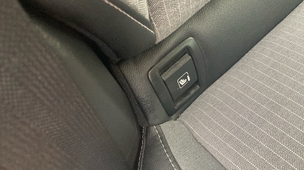 Renault Clio 1.0 TCe 90 Techno 5dr Petrol Hatchback - Image 36