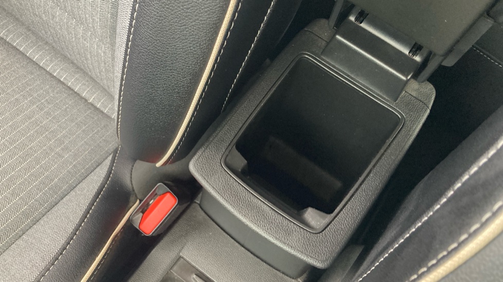 Renault Clio 1.0 TCe 90 Techno 5dr Petrol Hatchback - Image 41