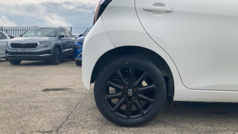 Toyota Aygo 1.0 VVT-i X-Style 5dr Petrol Hatchback - Image 7