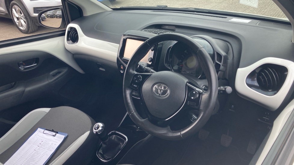 Toyota Aygo 1.0 VVT-i X-Style 5dr Petrol Hatchback - Image 11