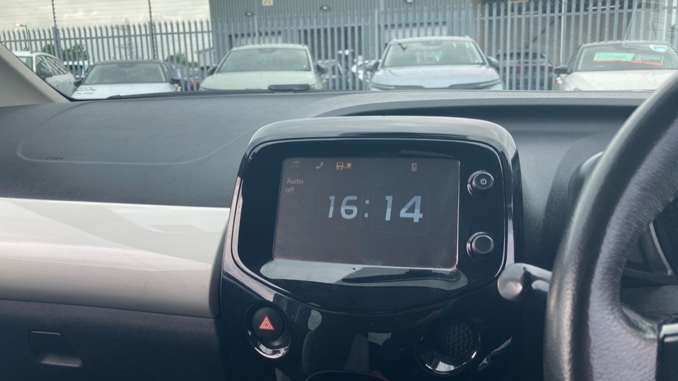 Toyota Aygo 1.0 VVT-i X-Style 5dr Petrol Hatchback - Image 12