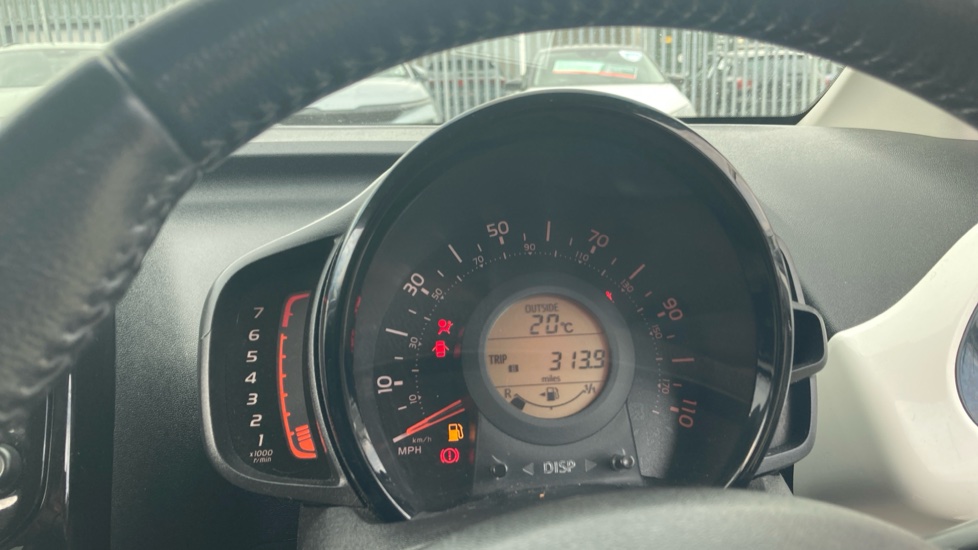 Toyota Aygo 1.0 VVT-i X-Style 5dr Petrol Hatchback - Image 18