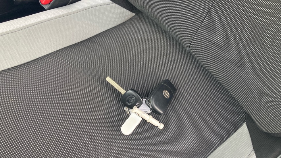 Toyota Aygo 1.0 VVT-i X-Style 5dr Petrol Hatchback - Image 20