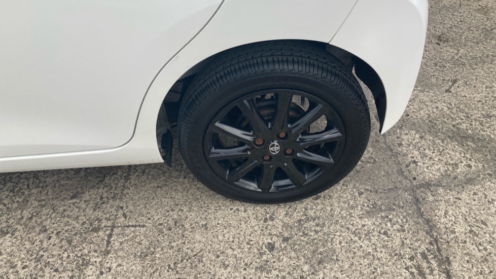 Toyota Aygo 1.0 VVT-i X-Style 5dr Petrol Hatchback - Image 23