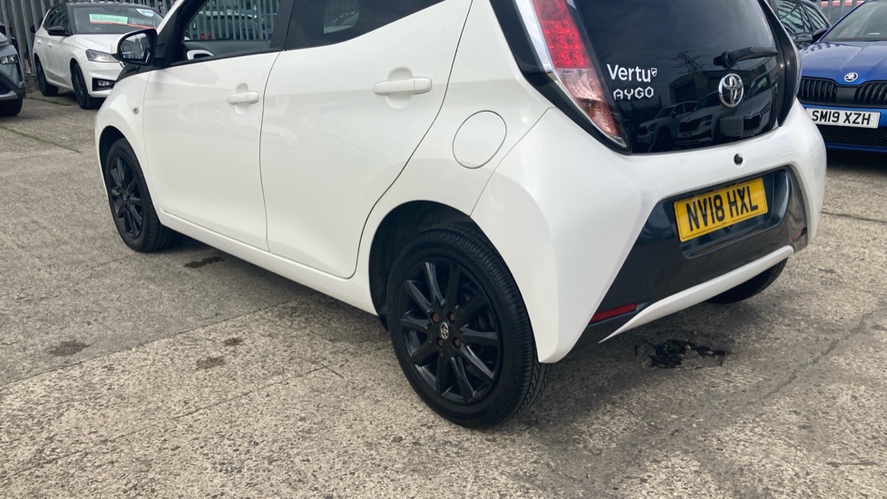 Toyota Aygo 1.0 VVT-i X-Style 5dr Petrol Hatchback - Image 44