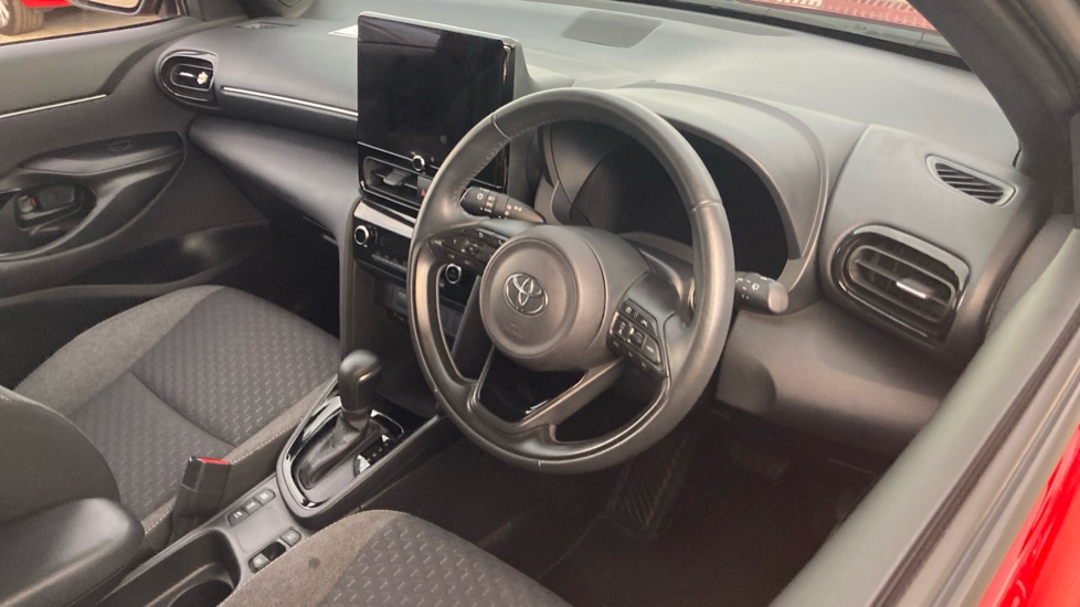 Toyota Yaris Cross 1.5 Hybrid Design 5dr CVT Hybrid Estate - Image 11
