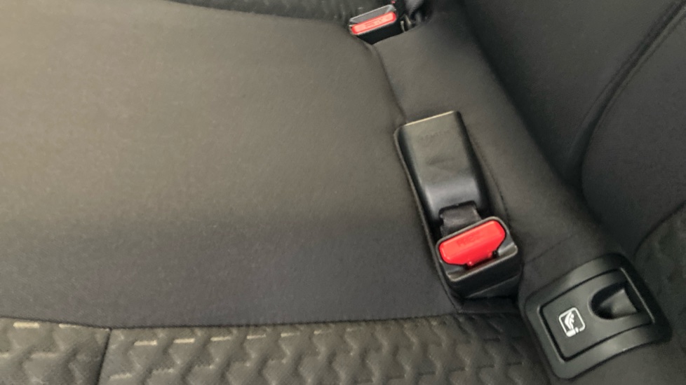 Toyota Yaris Cross 1.5 Hybrid Design 5dr CVT Hybrid Estate - Image 17