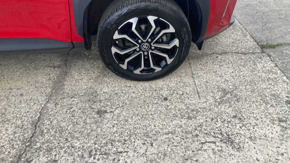 Toyota Yaris Cross 1.5 Hybrid Design 5dr CVT Hybrid Estate - Image 21