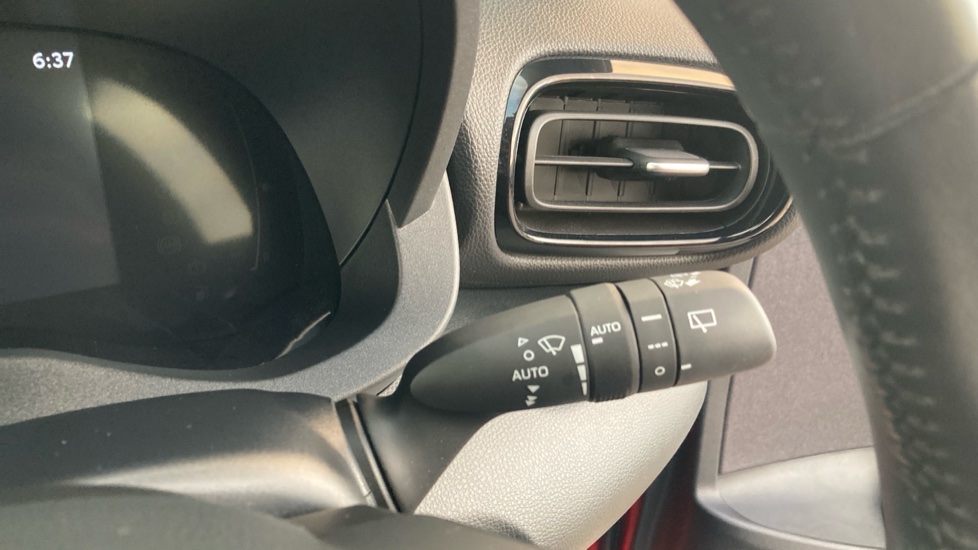 Toyota Yaris Cross 1.5 Hybrid Design 5dr CVT Hybrid Estate - Image 31