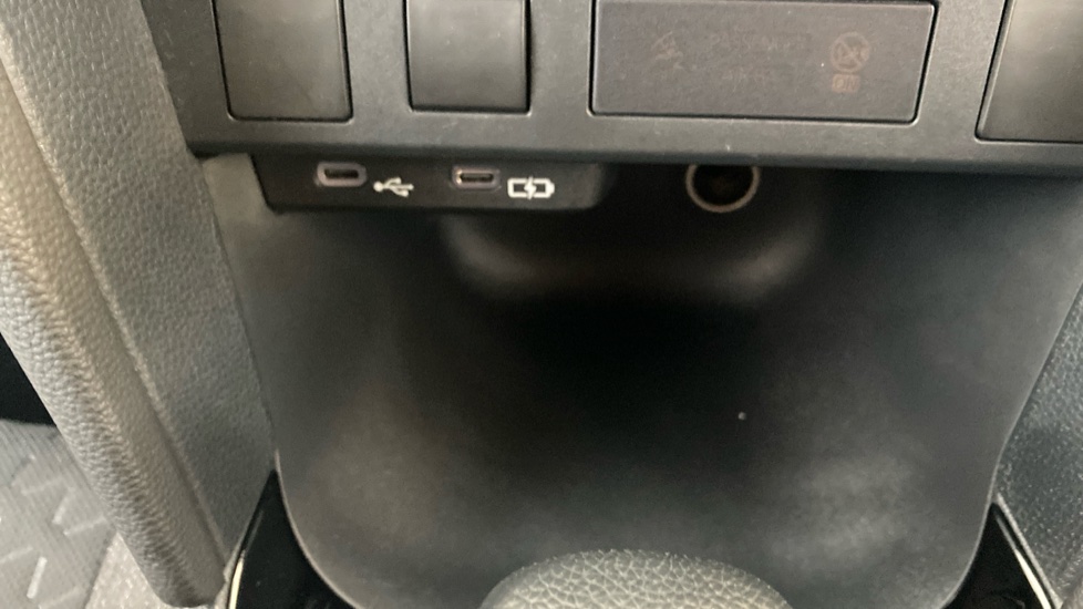 Toyota Yaris Cross 1.5 Hybrid Design 5dr CVT Hybrid Estate - Image 33