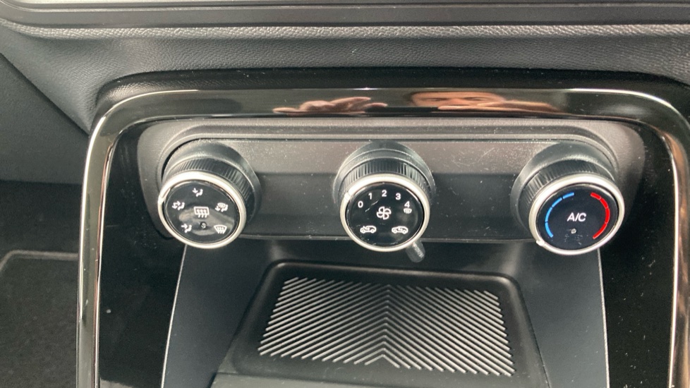 Citroen C3 1.2 Turbo Plus 5dr Petrol Hatchback - Image 33