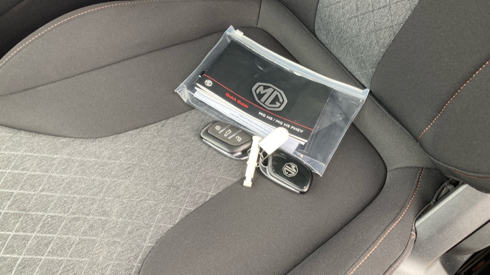 MG HS 1.5 T-GDI SE 5dr Petrol Hatchback - Image 19