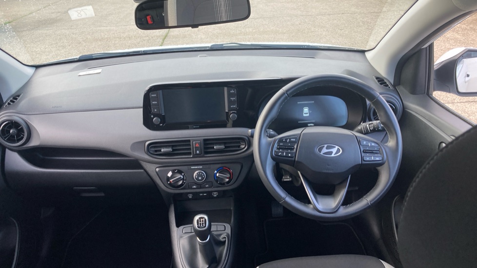 Hyundai i10 1.0 Advance 5dr Petrol Hatchback - Image 10