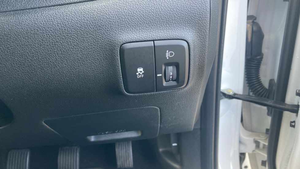 Hyundai i10 1.0 Advance 5dr Petrol Hatchback - Image 26