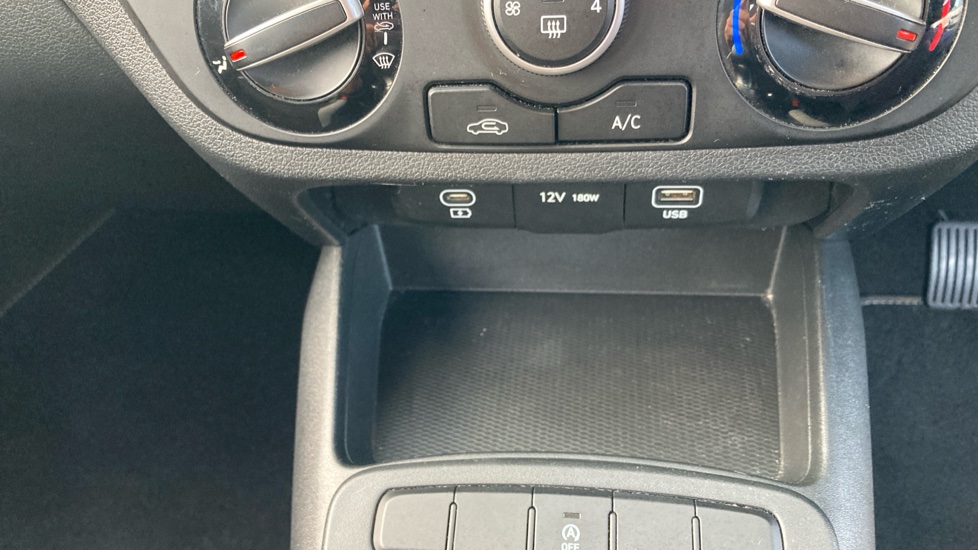 Hyundai i10 1.0 Advance 5dr Petrol Hatchback - Image 31