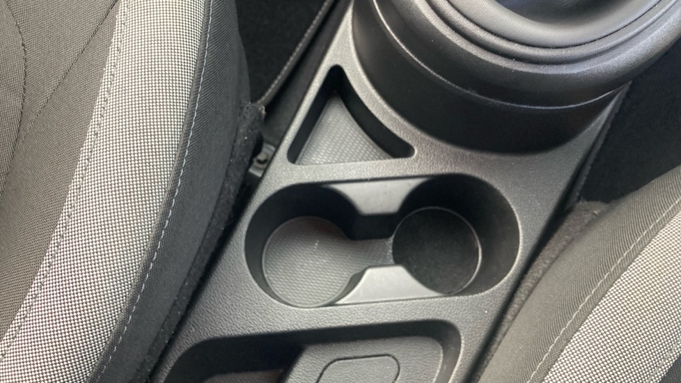 Hyundai i10 1.0 Advance 5dr Petrol Hatchback - Image 32