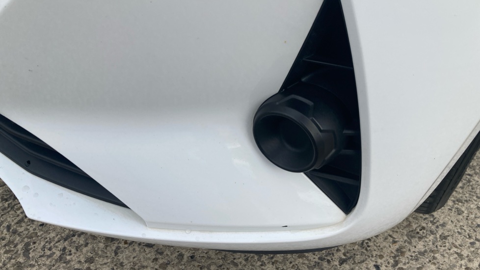 Hyundai i10 1.0 Advance 5dr Petrol Hatchback - Image 43