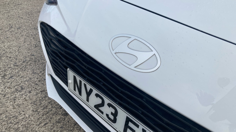 Hyundai i10 1.0 Advance 5dr Petrol Hatchback - Image 44