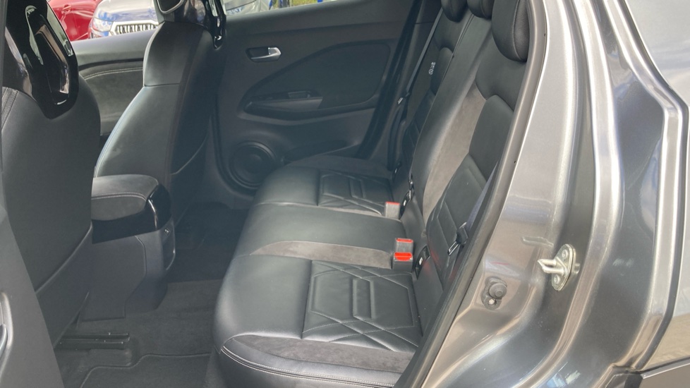 Nissan Juke 1.6 Hybrid Tekna+ 5dr Auto Hybrid Hatchback - Image 16