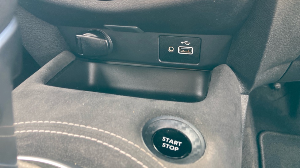 Nissan Juke 1.6 Hybrid Tekna+ 5dr Auto Hybrid Hatchback - Image 32