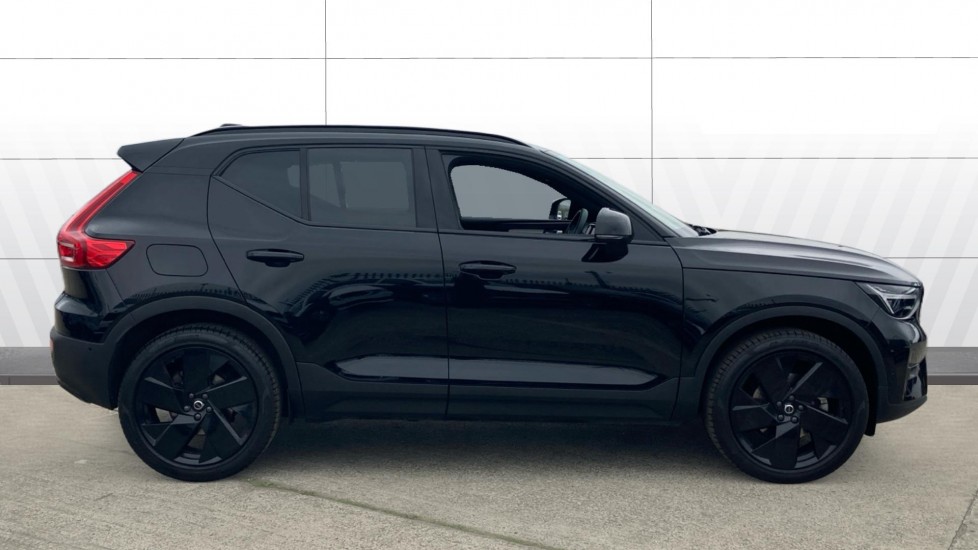 Volvo XC40 2.0 B4P Ultra Black Edition 5dr Auto Petrol Estate - Image 5