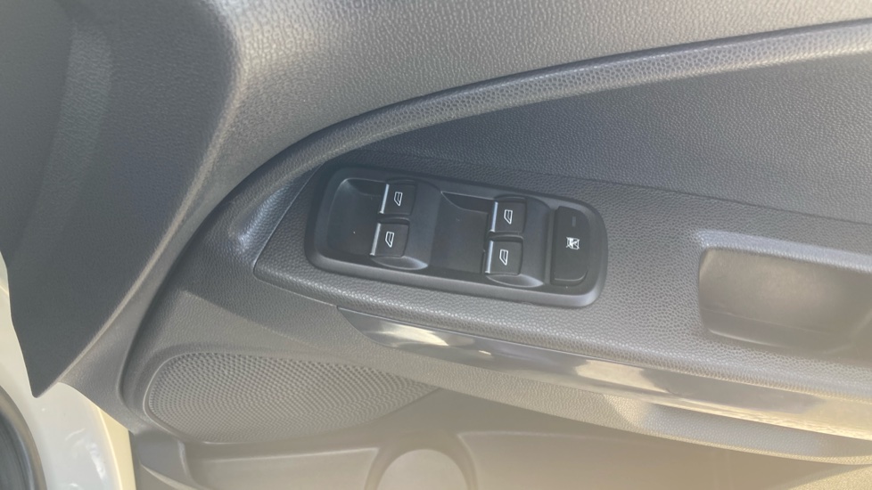 Ford EcoSport 1.5 Titanium 5dr Powershift [17in] Petrol Hatchback - Image 27