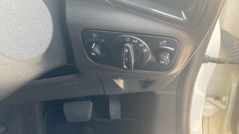 Ford EcoSport 1.5 Titanium 5dr Powershift [17in] Petrol Hatchback - Image 28