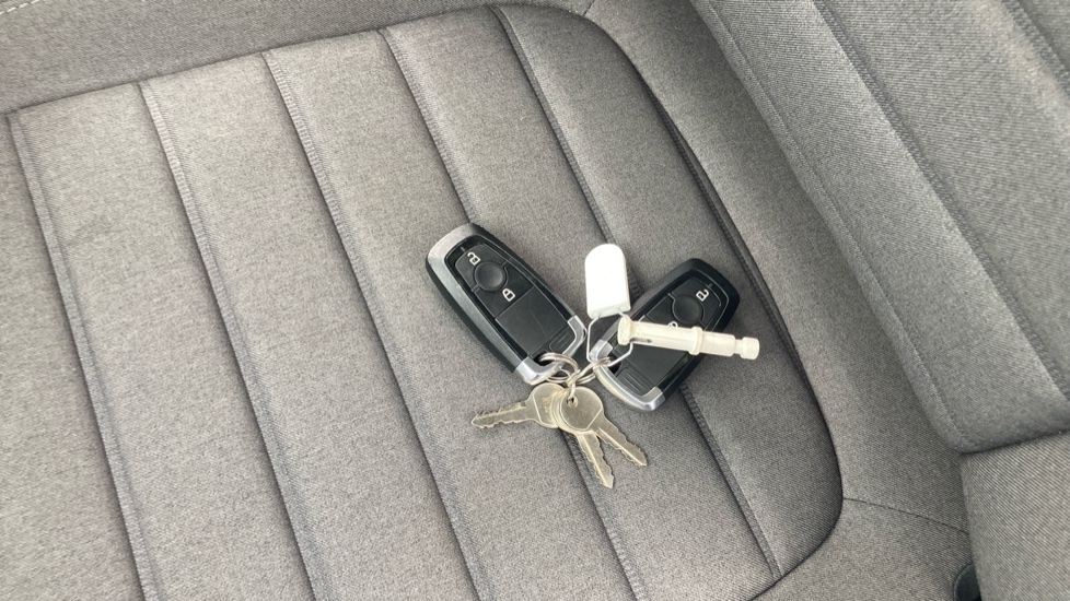 Ford Tourneo Connect 1.5 EcoBlue 120 Titanium 5dr Diesel Estate - Image 20