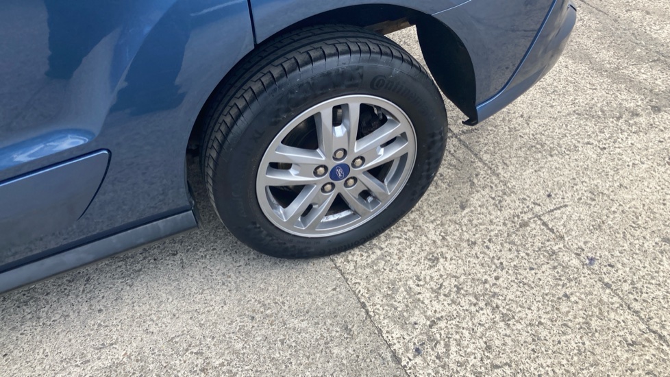 Ford Tourneo Connect 1.5 EcoBlue 120 Titanium 5dr Diesel Estate - Image 23