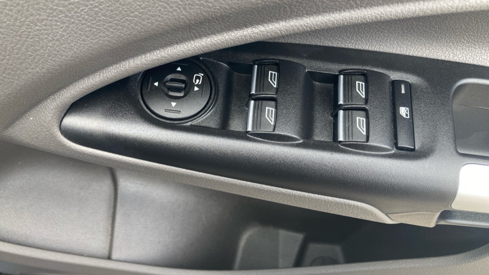 Ford Tourneo Connect 1.5 EcoBlue 120 Titanium 5dr Diesel Estate - Image 26