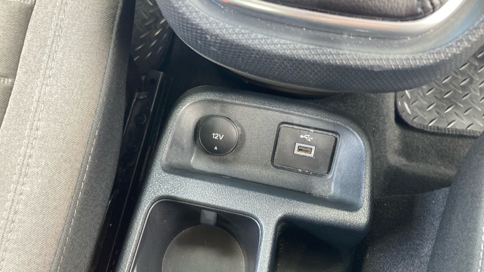 Ford Tourneo Connect 1.5 EcoBlue 120 Titanium 5dr Diesel Estate - Image 31
